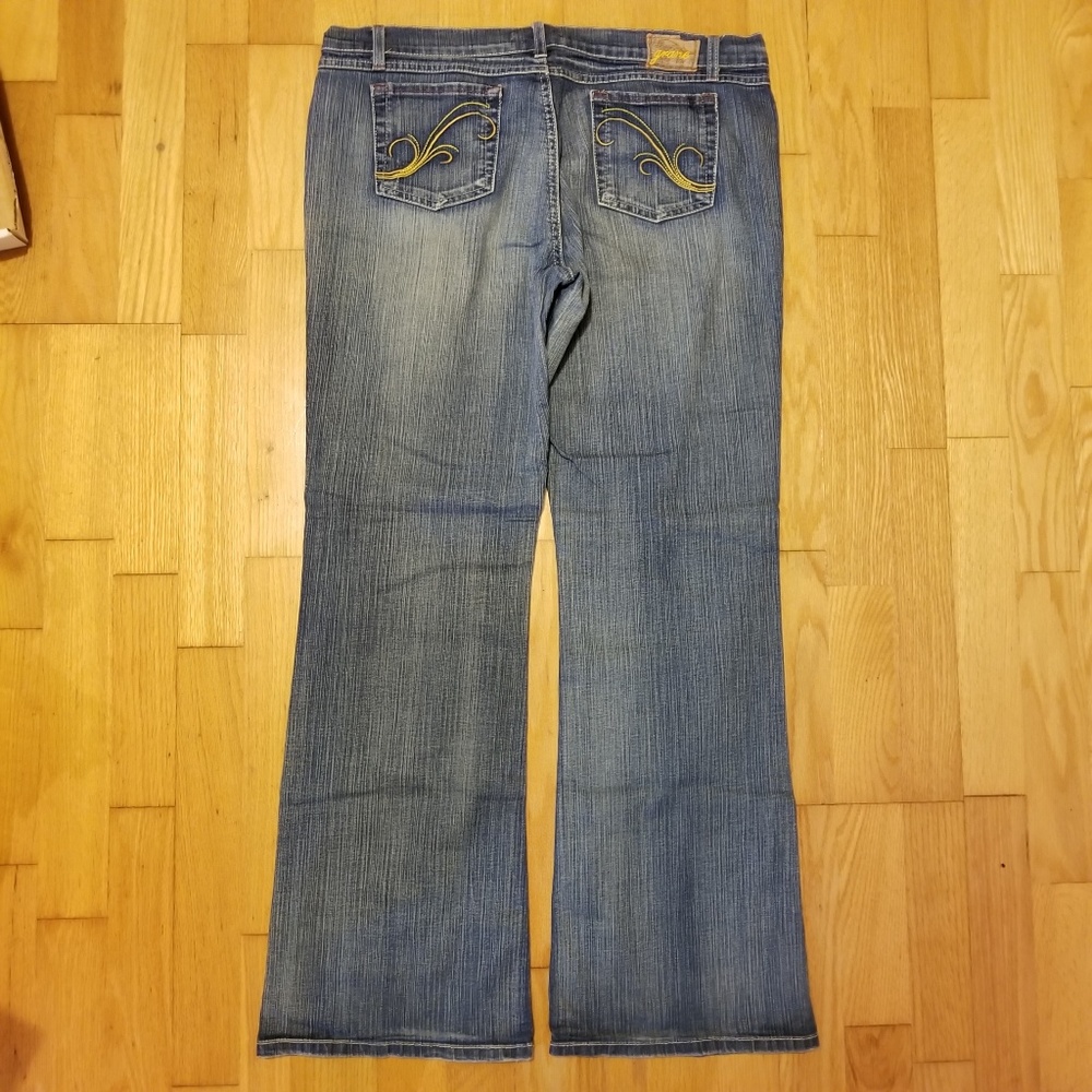 Grane Medium Wash Scroll Pocket Boot Cut Pants